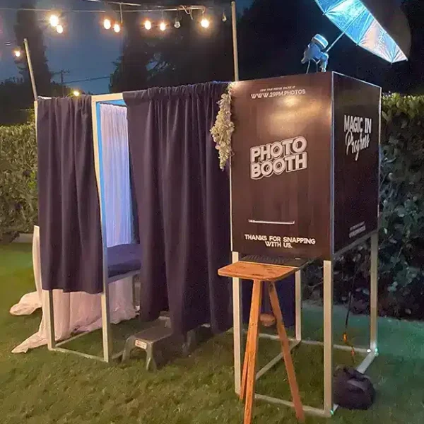 home-sit-down-booth-01